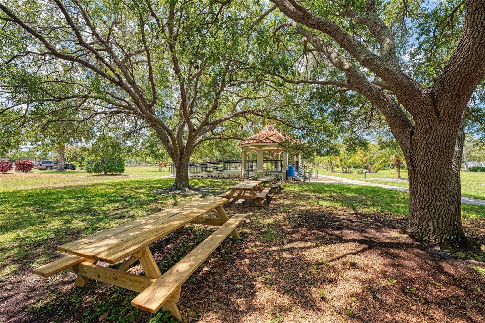 EAST GATE - Residential