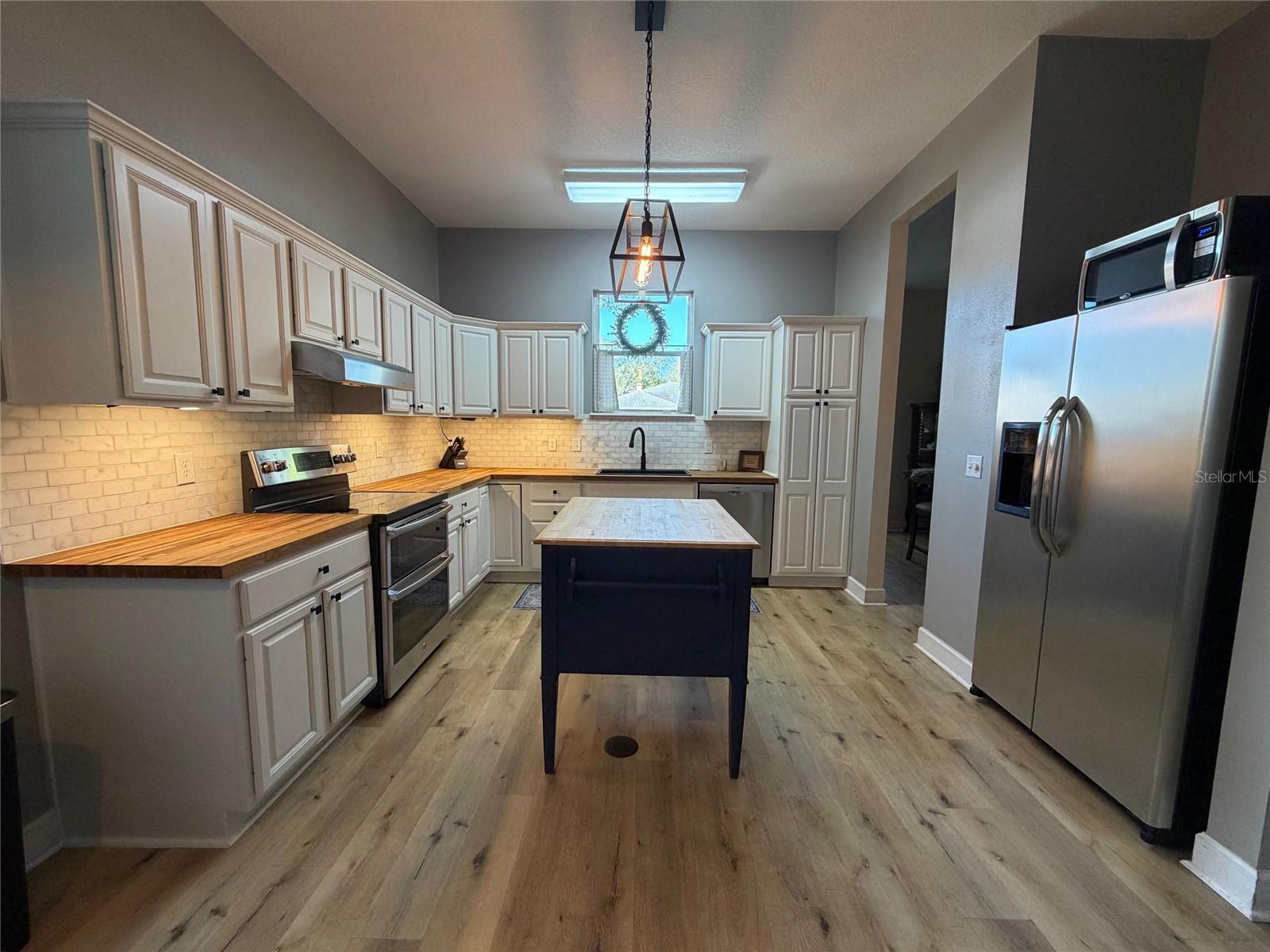 GOOD HOMES VISTA - Residential