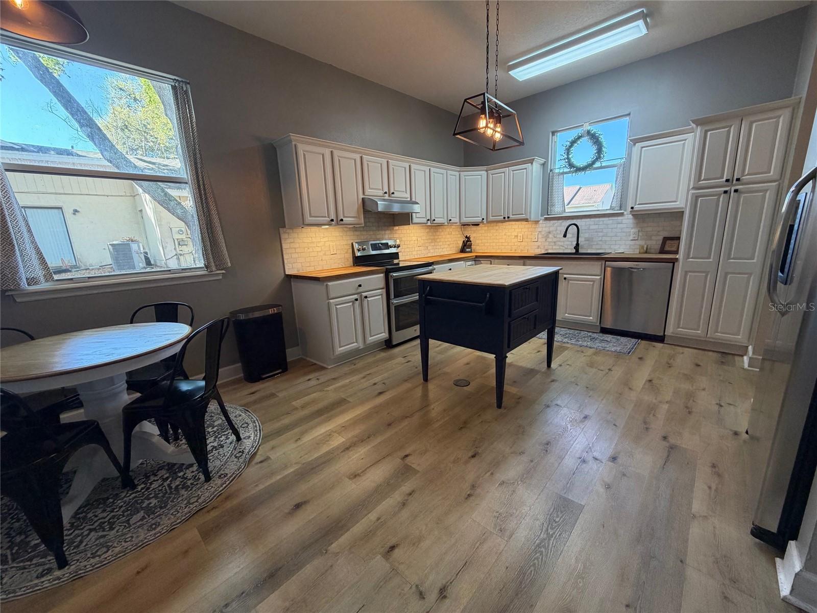 GOOD HOMES VISTA - Residential