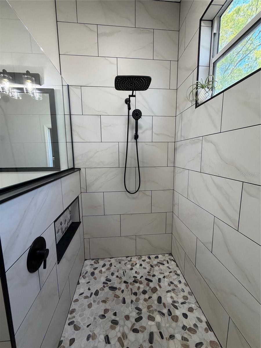 GOOD HOMES VISTA - Residential