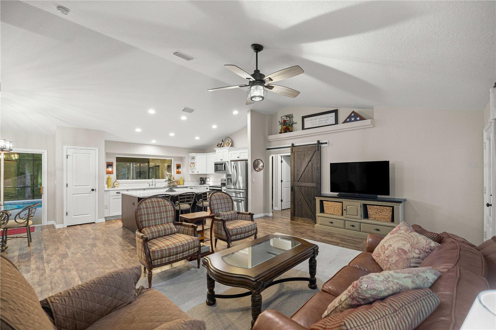 ROLLING HILLS UN 5 - Residential