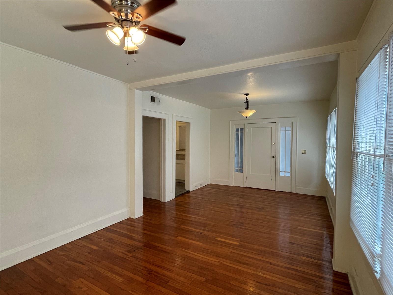 DE LEON PARK - Residential Lease