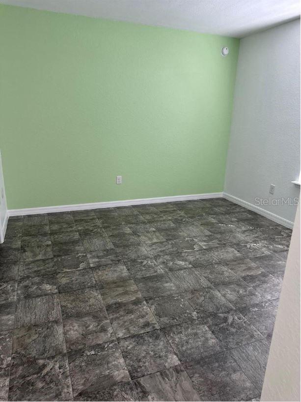 SILVER SPGS SHORES UN 24 - Residential Lease