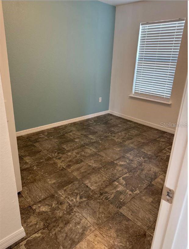 SILVER SPGS SHORES UN 24 - Residential Lease