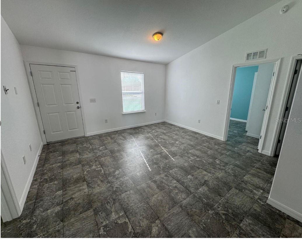 SILVER SPGS SHORES UN 24 - Residential Lease