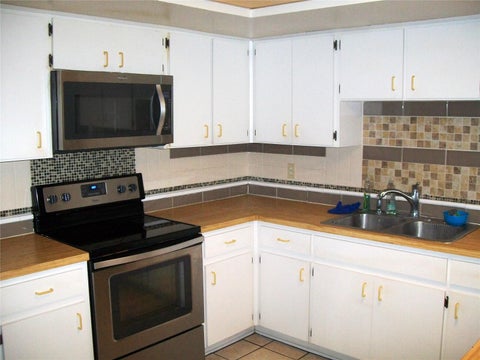 Tiny photo for 15071 SW 38th Avenue, Ocala, FL 34473 (MLS # OM731319)