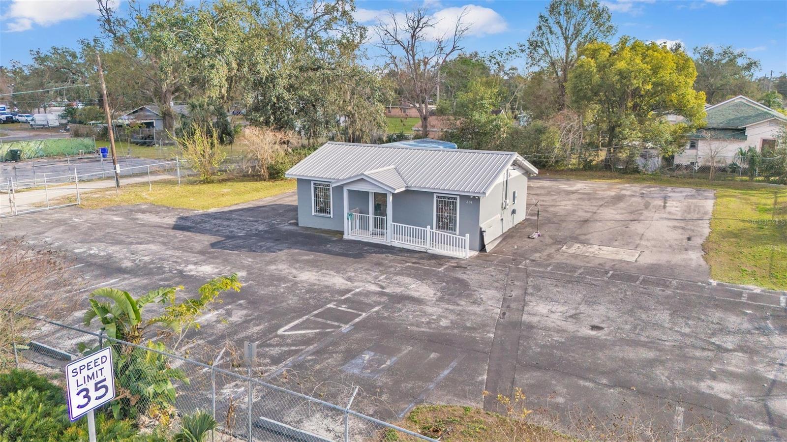 214 W MEMORIAL BOULEVARD