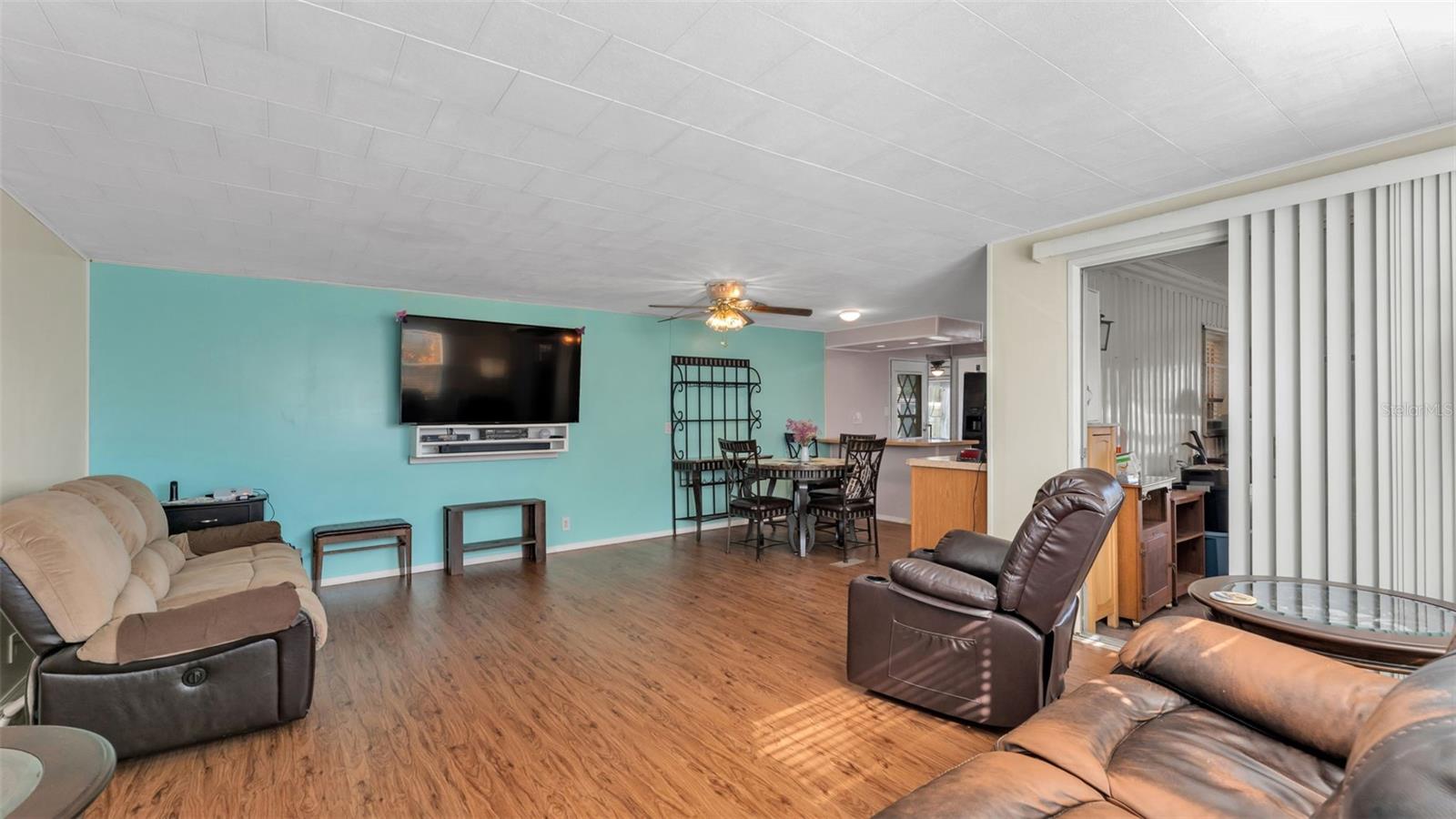 LAKESIDE HILLS ESTATES - Residential