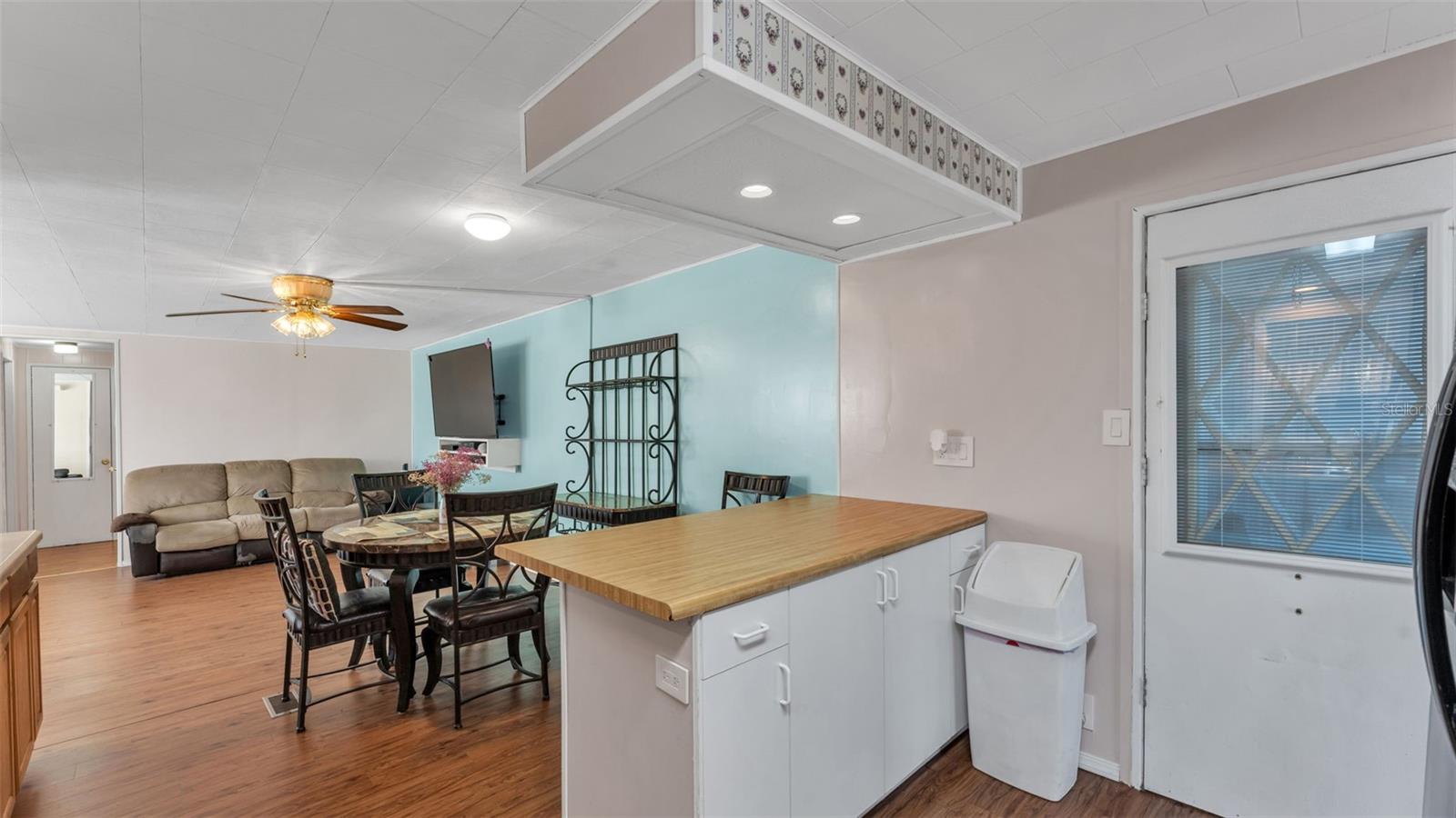 LAKESIDE HILLS ESTATES - Residential