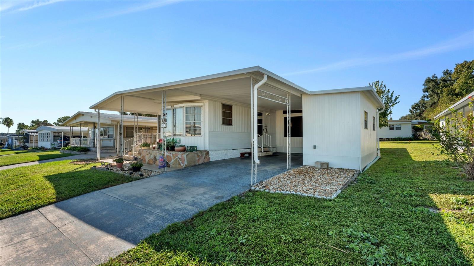 LAKESIDE HILLS ESTATES - Residential