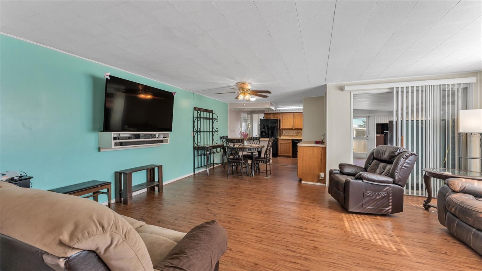LAKESIDE HILLS ESTATES - Residential