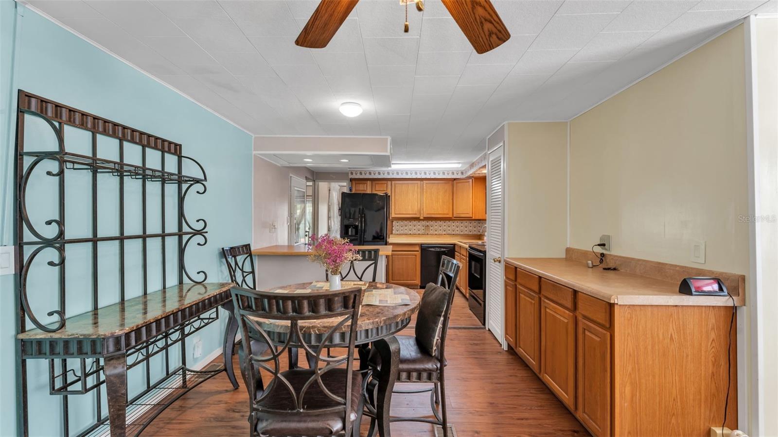 LAKESIDE HILLS ESTATES - Residential