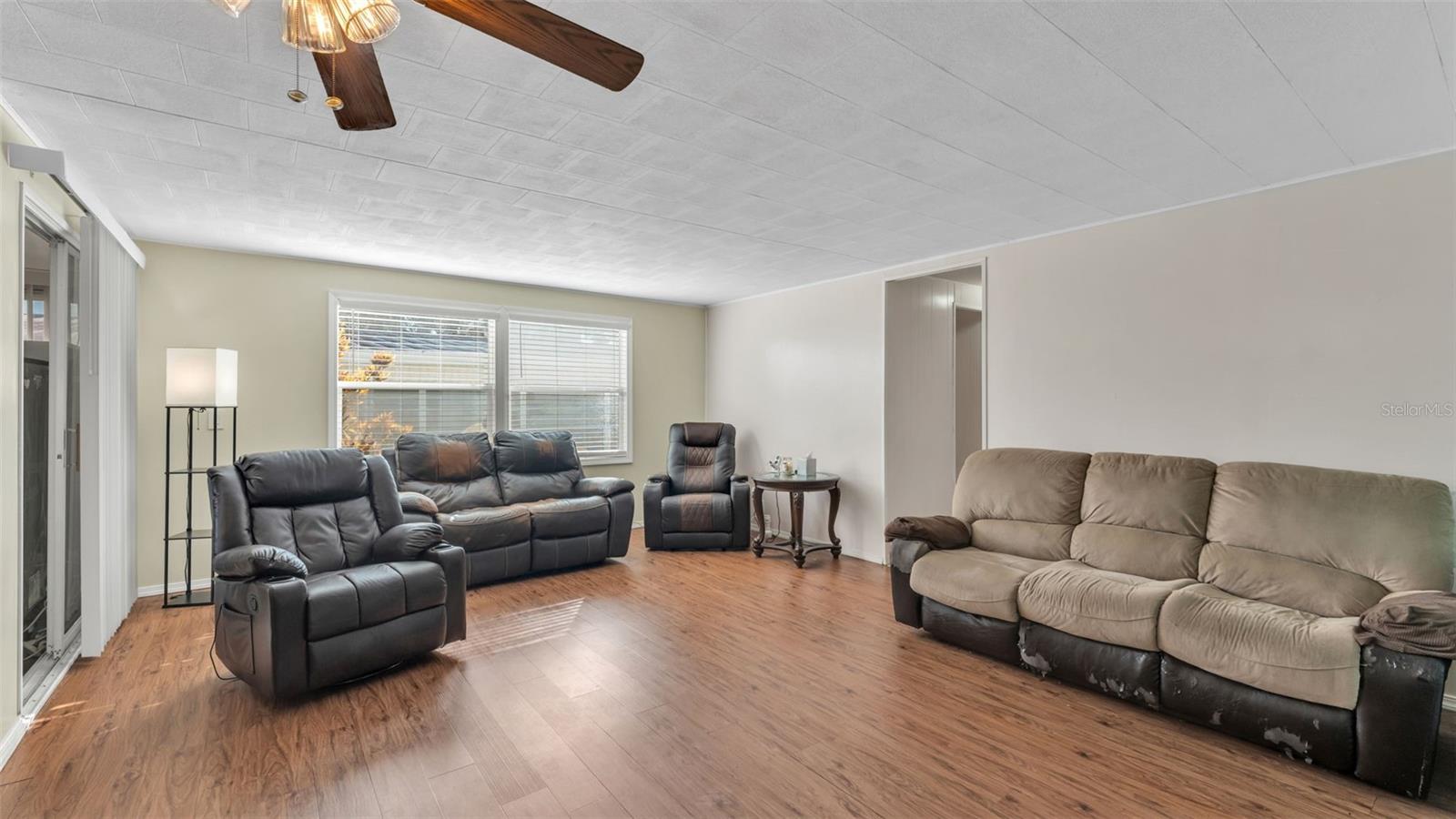 LAKESIDE HILLS ESTATES - Residential