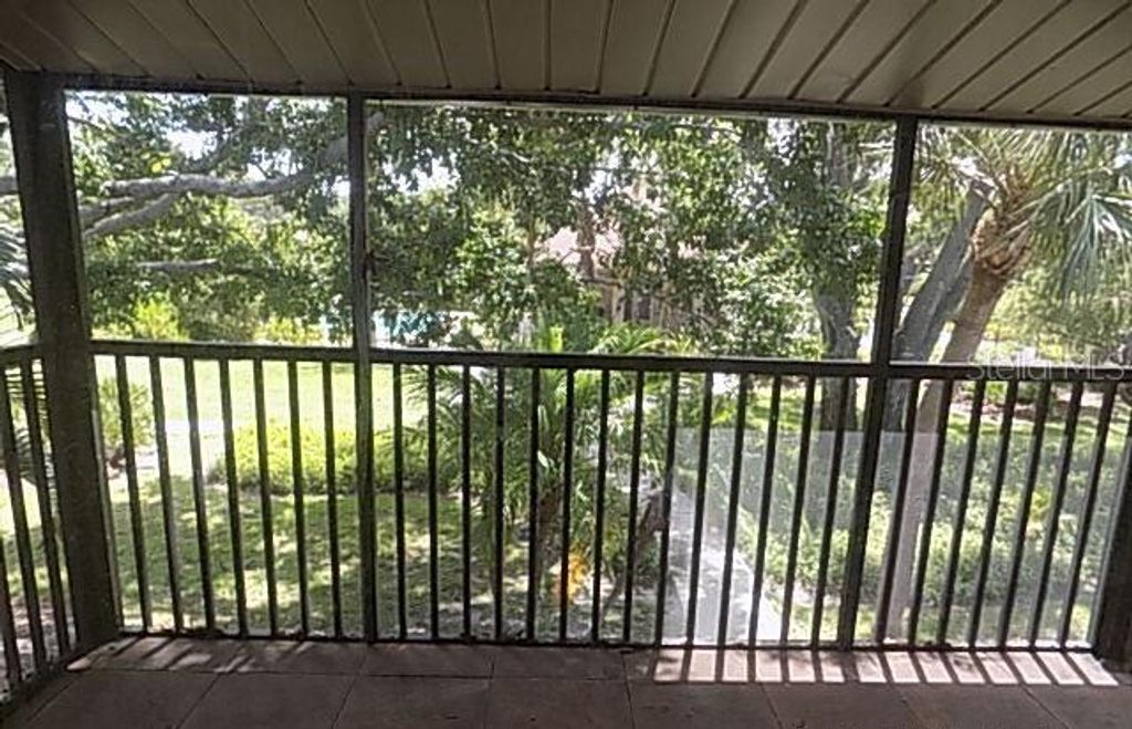 Photo of 900 La Costa Circle #6, Sarasota, FL 34237 (MLS # A4663033)