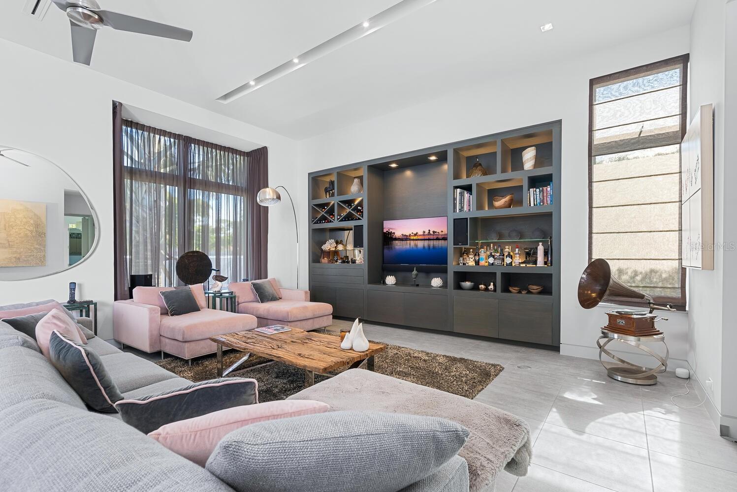 MCCLELLAN PARK - Residential