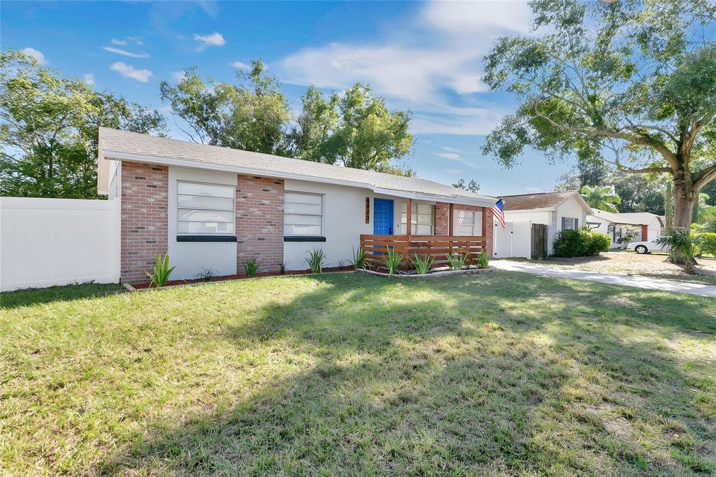 Photo of 6823 Alpert Drive, Orlando, FL 32810 (MLS # O6365424)