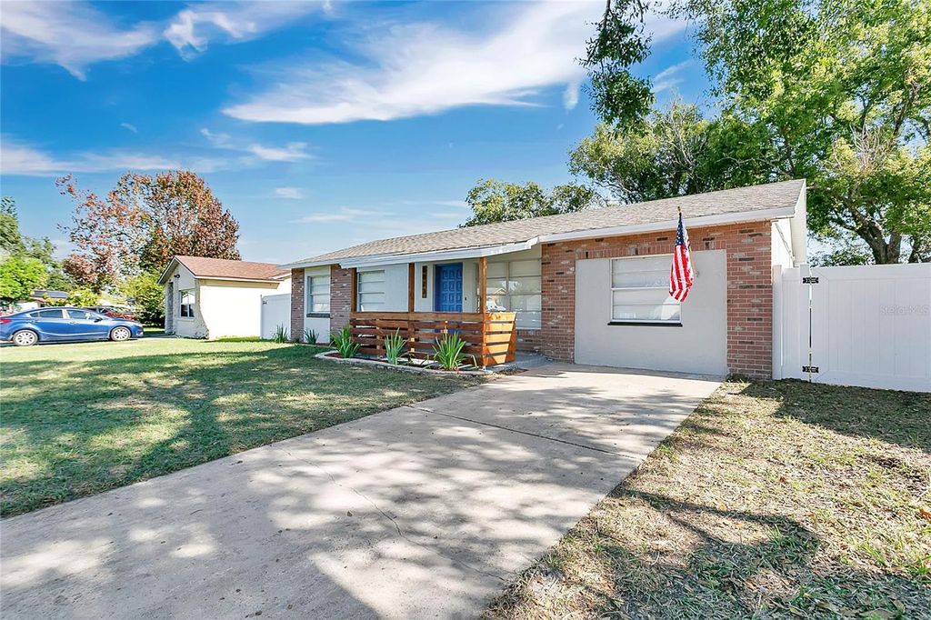 Photo of 6823 Alpert Drive, Orlando, FL 32810 (MLS # O6365424)