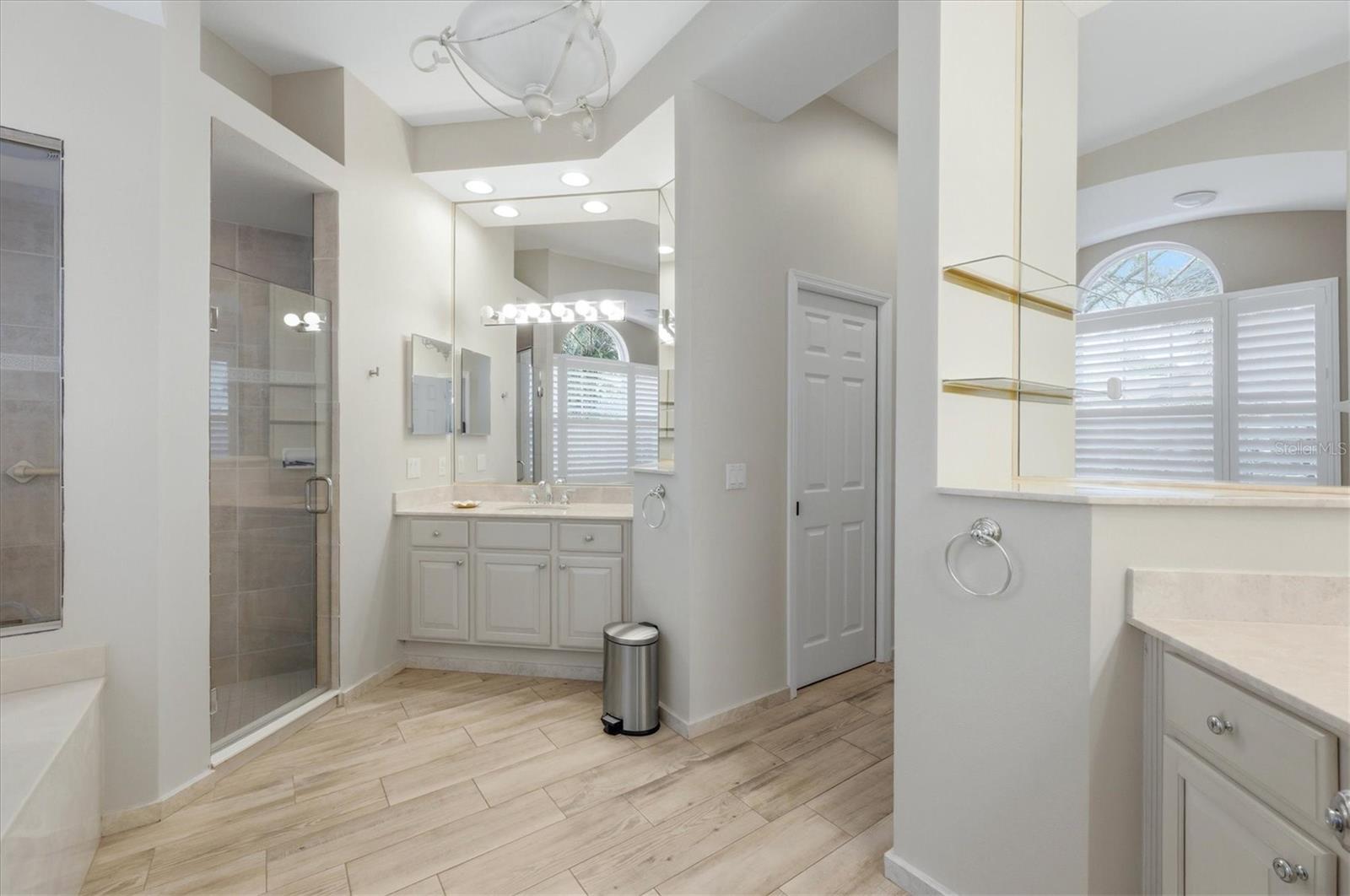 UNIVERSITY PARK COUNTRY CLUB - Residential