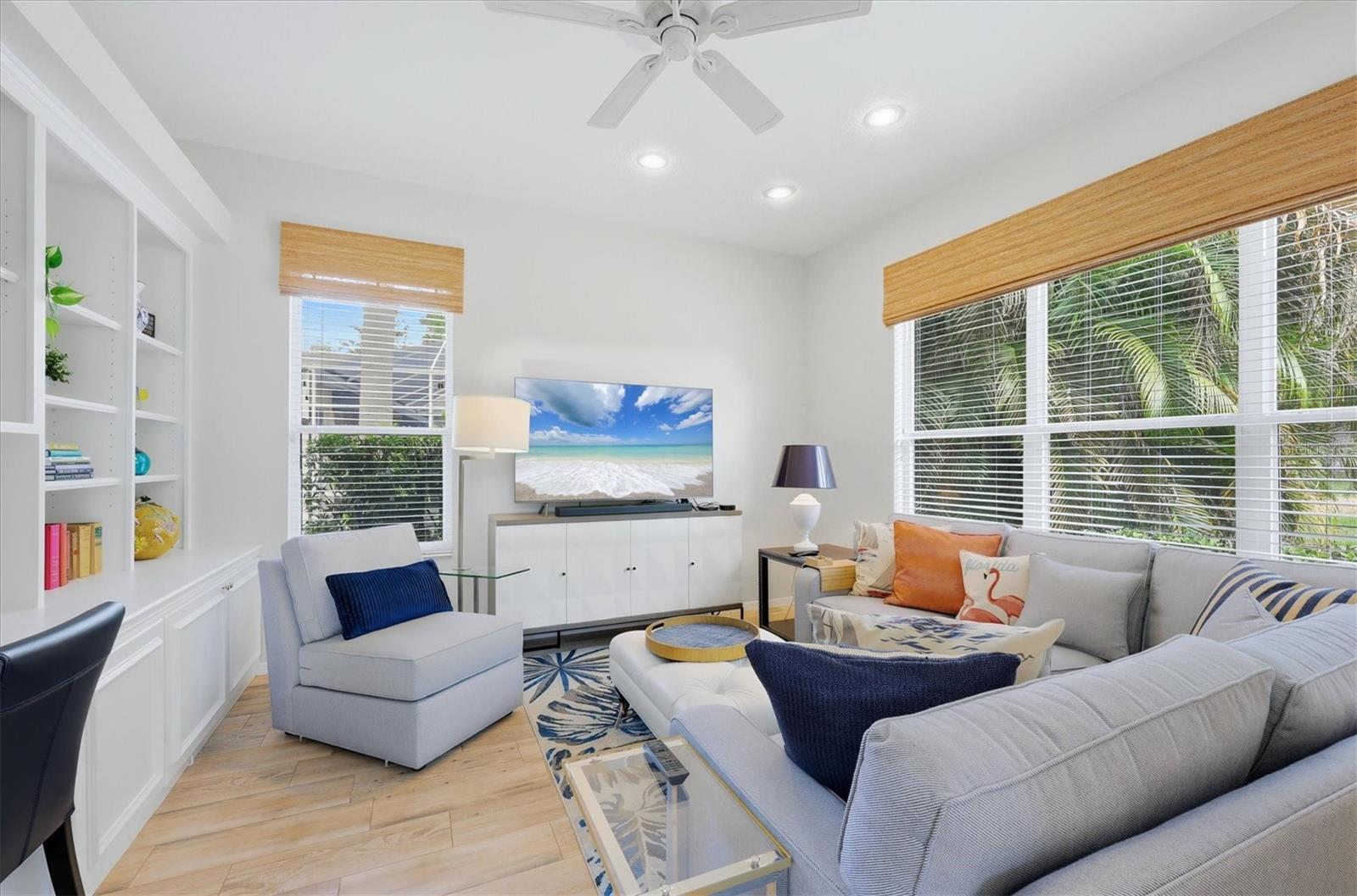 UNIVERSITY PARK COUNTRY CLUB - Residential