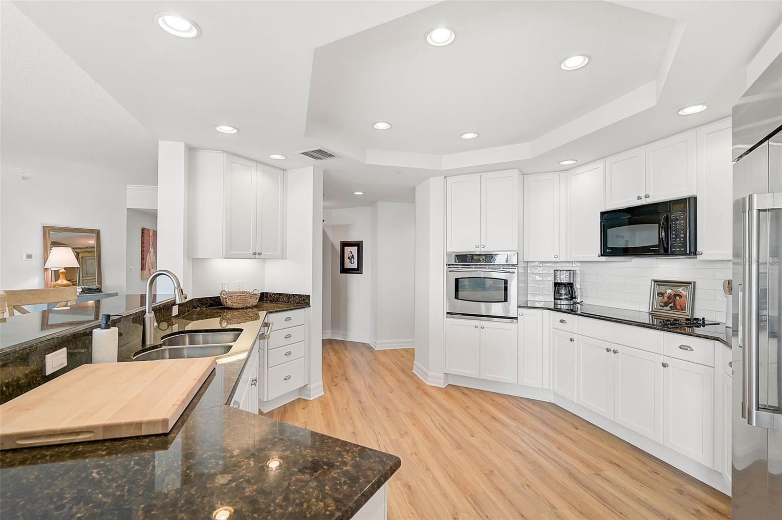 MERIDIAN AT THE OAKS PRESERVE - Residential Lease