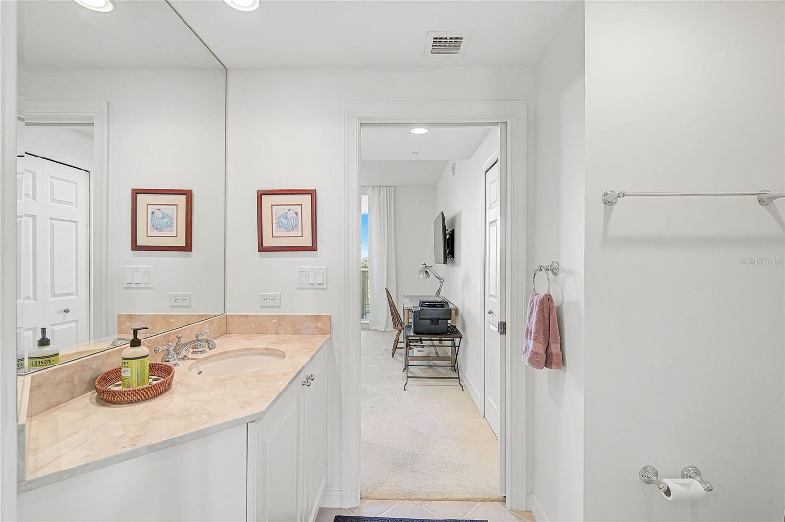 MERIDIAN AT THE OAKS PRESERVE - Residential Lease