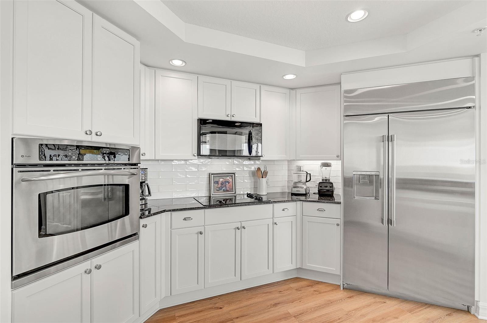 MERIDIAN AT THE OAKS PRESERVE - Residential Lease