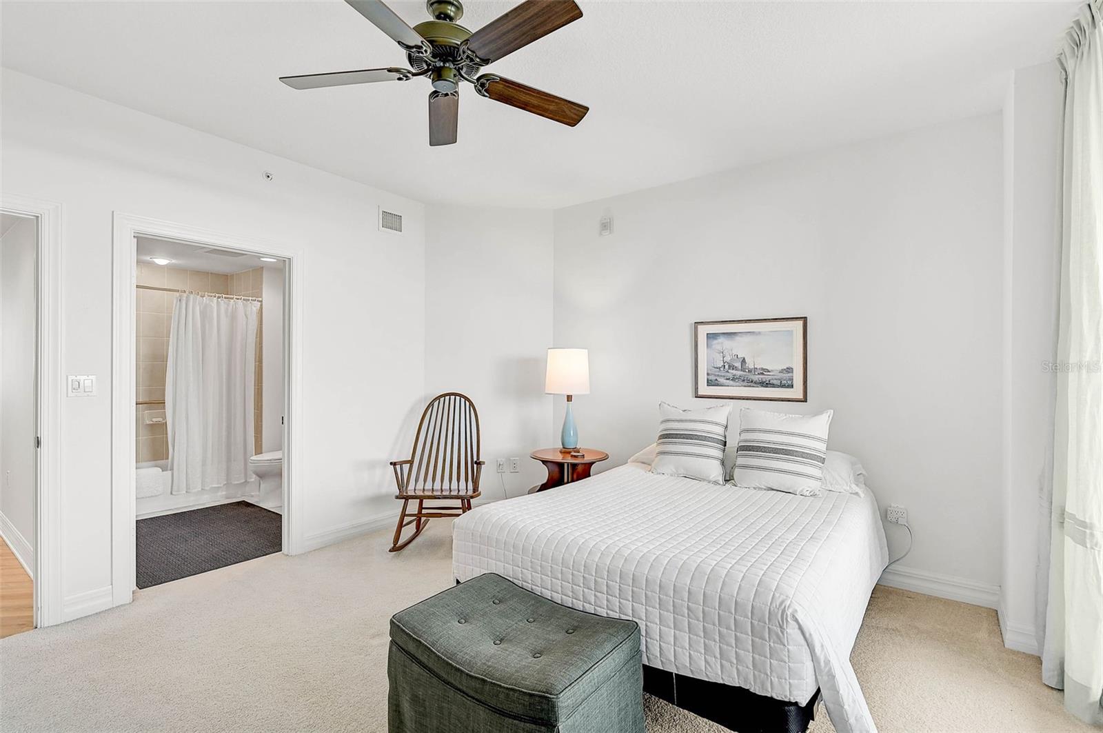 MERIDIAN AT THE OAKS PRESERVE - Residential Lease