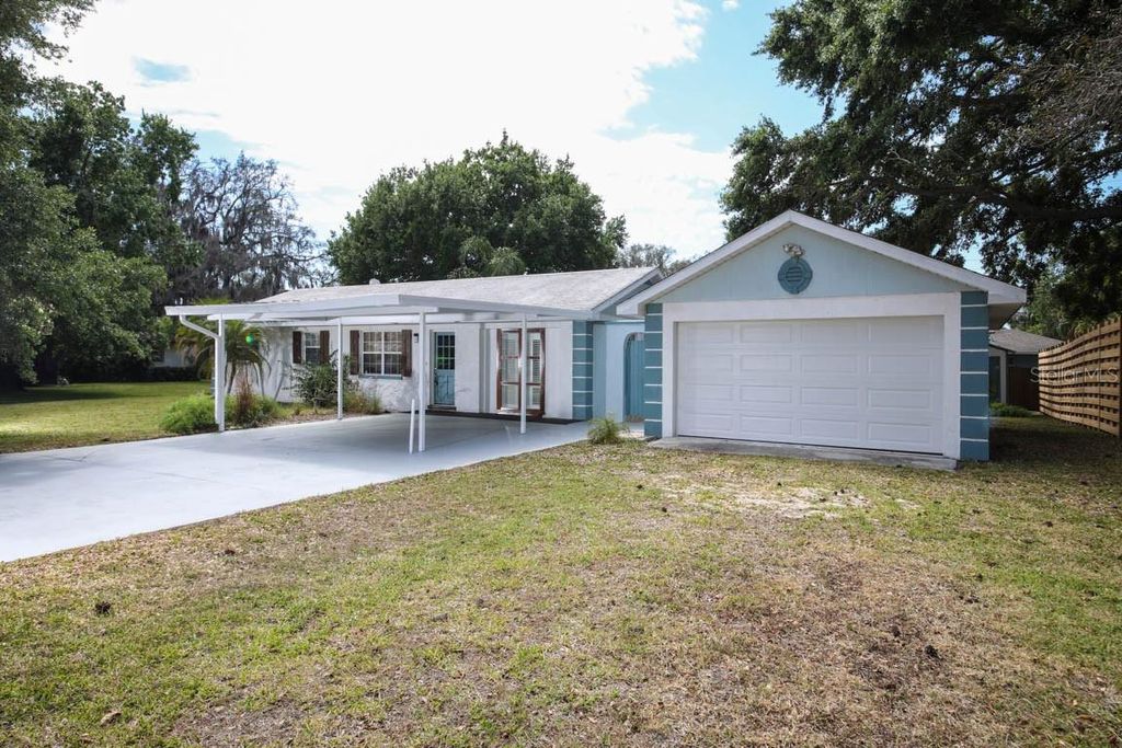 Photo of 1000 Gantt Avenue, Sarasota, FL 34232 (MLS # A4681010)