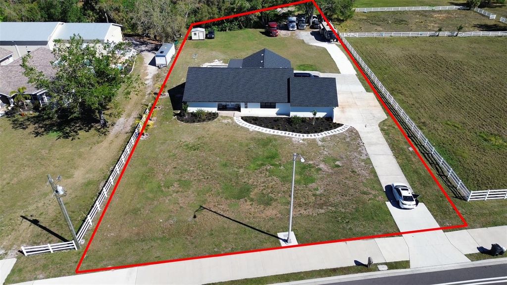 Photo of 5705 44th Avenue E, Bradenton, FL 34203 (MLS # C7507519)