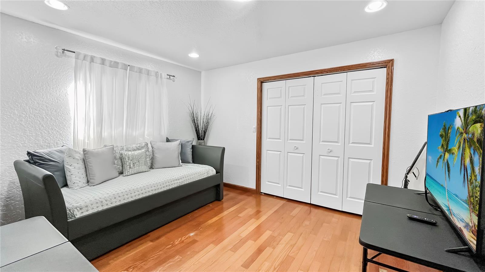 BRADEN OAKS - Residential