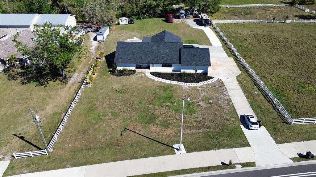 Photo of 5705 44th Avenue E, Bradenton, FL 34203 (MLS # C7507519)