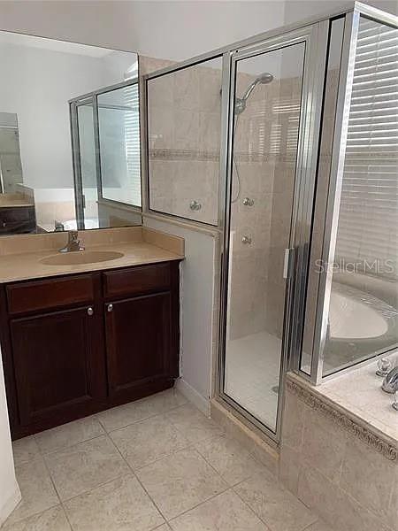 DIAMOND HILL PH 1A UNIT 2 - Residential Lease