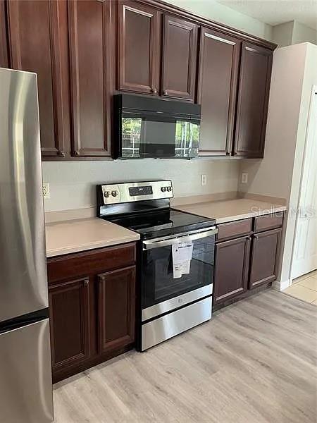 DIAMOND HILL PH 1A UNIT 2 - Residential Lease