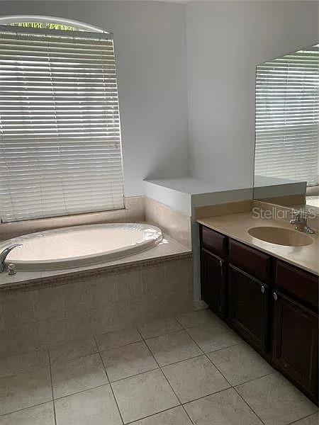 DIAMOND HILL PH 1A UNIT 2 - Residential Lease