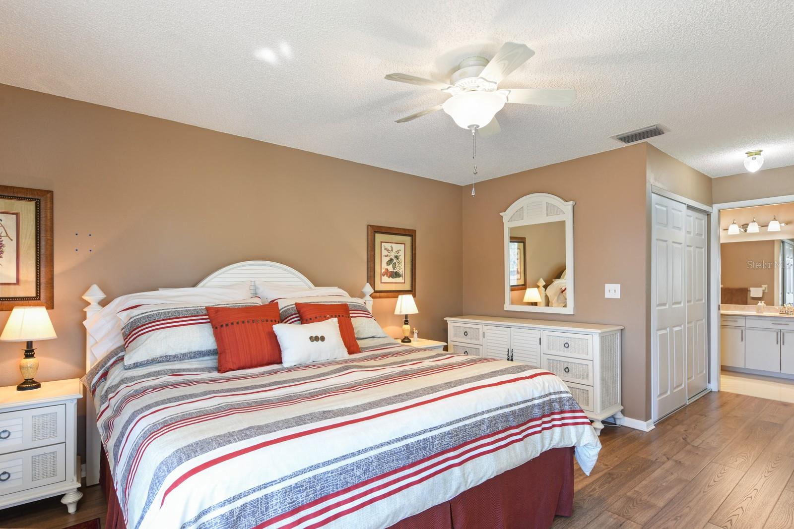 ADMIRALTY VILLAGE - Residential