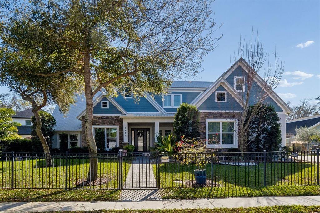 Photo of 1516 Grandview Drive, Tarpon Springs, FL 34689 (MLS # TB8474188)