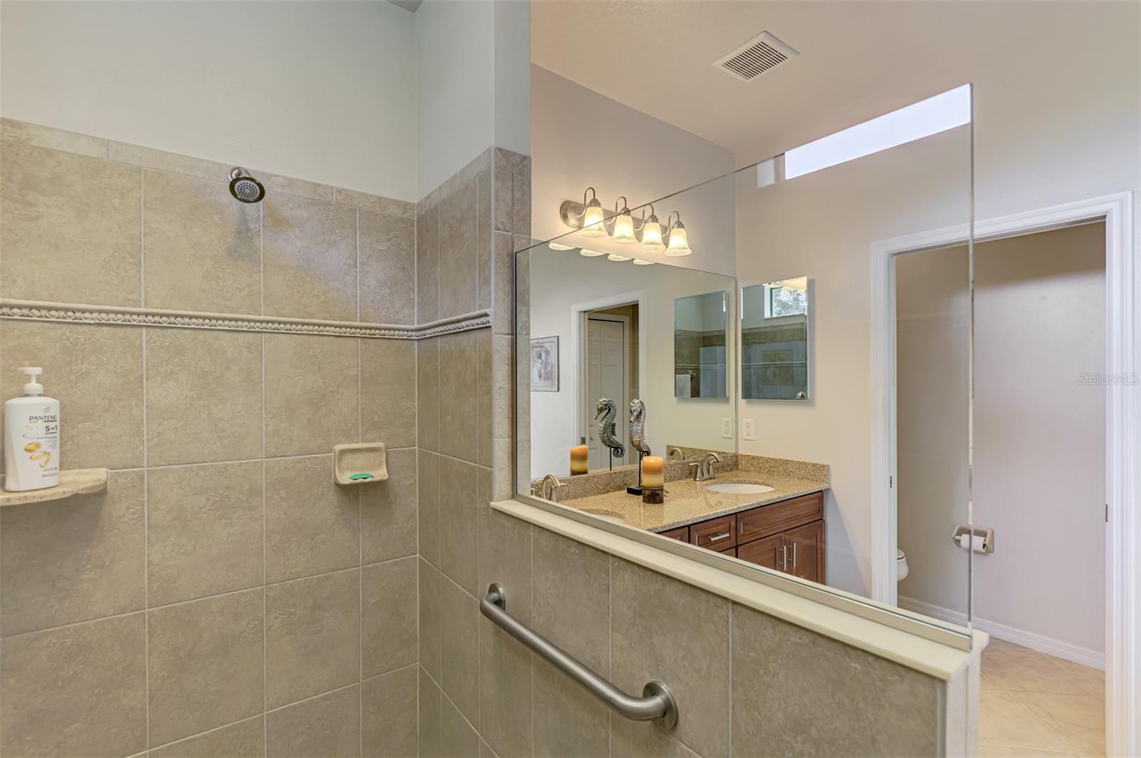 VENETIAN FALLS PH 3 - Residential