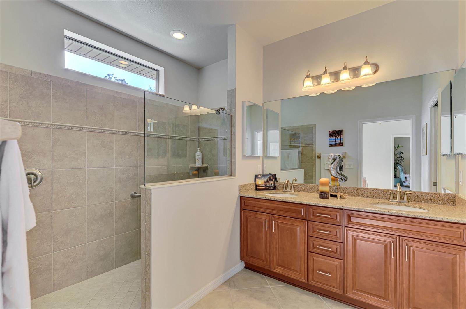 VENETIAN FALLS PH 3 - Residential