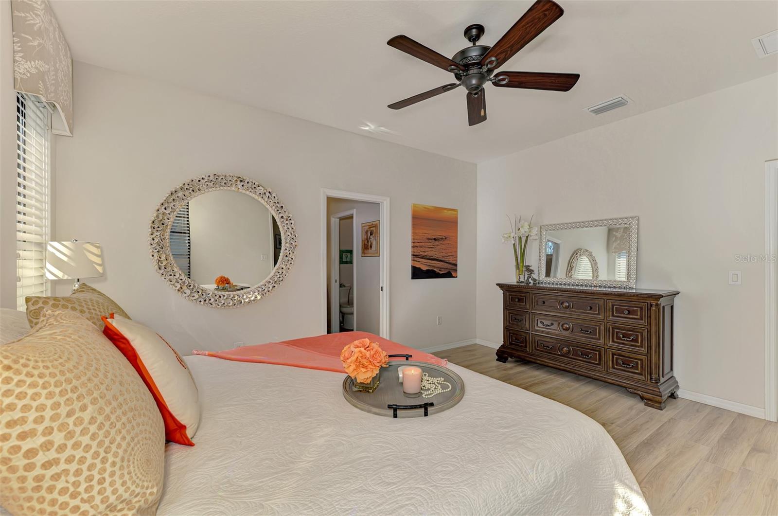 VENETIAN FALLS PH 3 - Residential