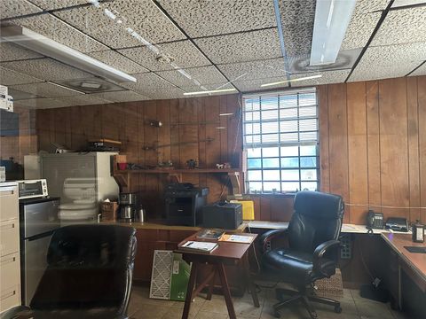 Tiny photo for 206 NE 9th Street, Ocala, FL 34470 (MLS # OM708163)