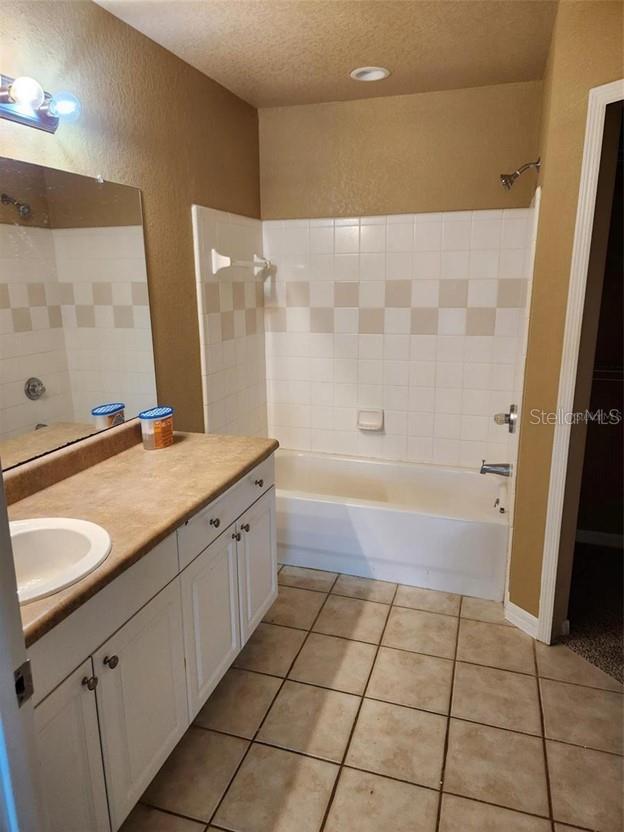 ADMIRALS WALK - Residential Lease