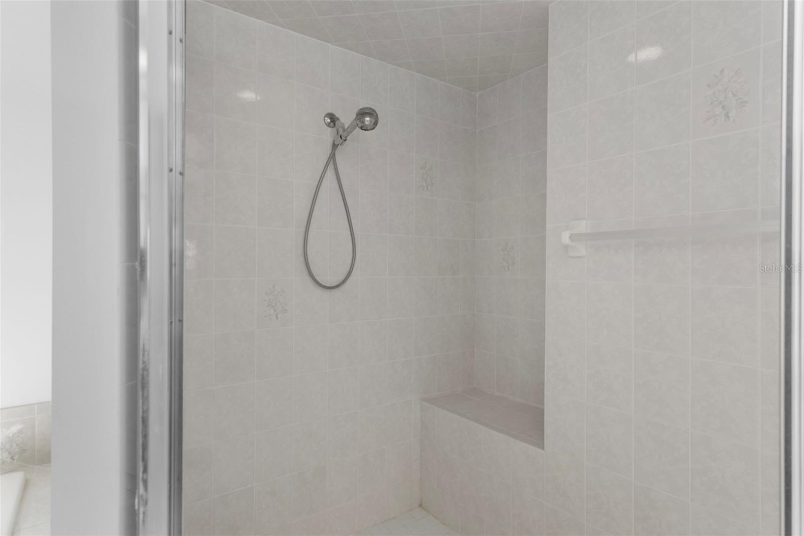 PINE RIDGE - Residential