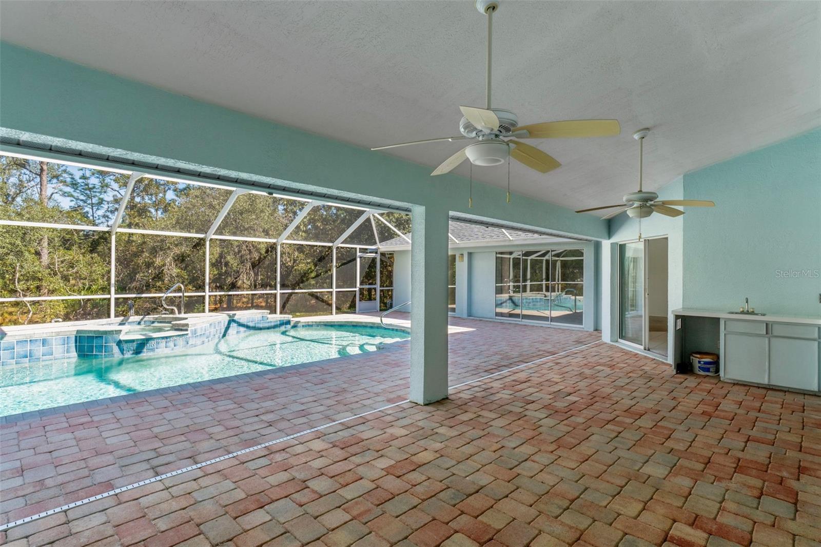 PINE RIDGE - Residential