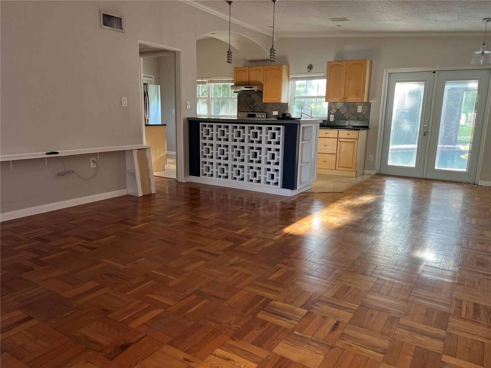 1001 EARLY AVENUE