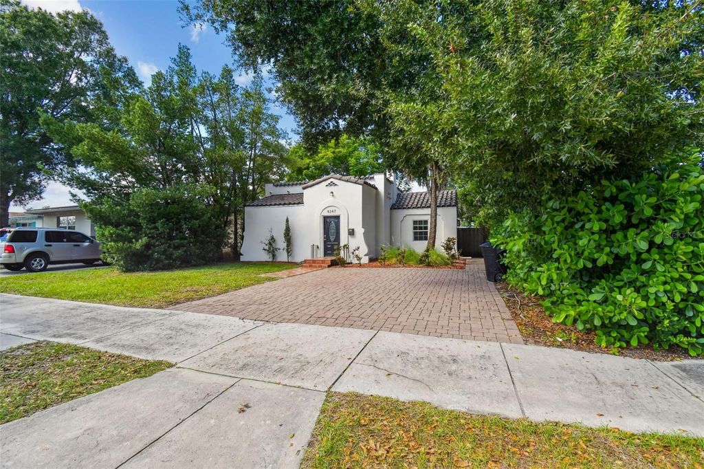 Photo of 4347 9th Avenue N, St Petersburg, FL 33713 (MLS # TB8433281)