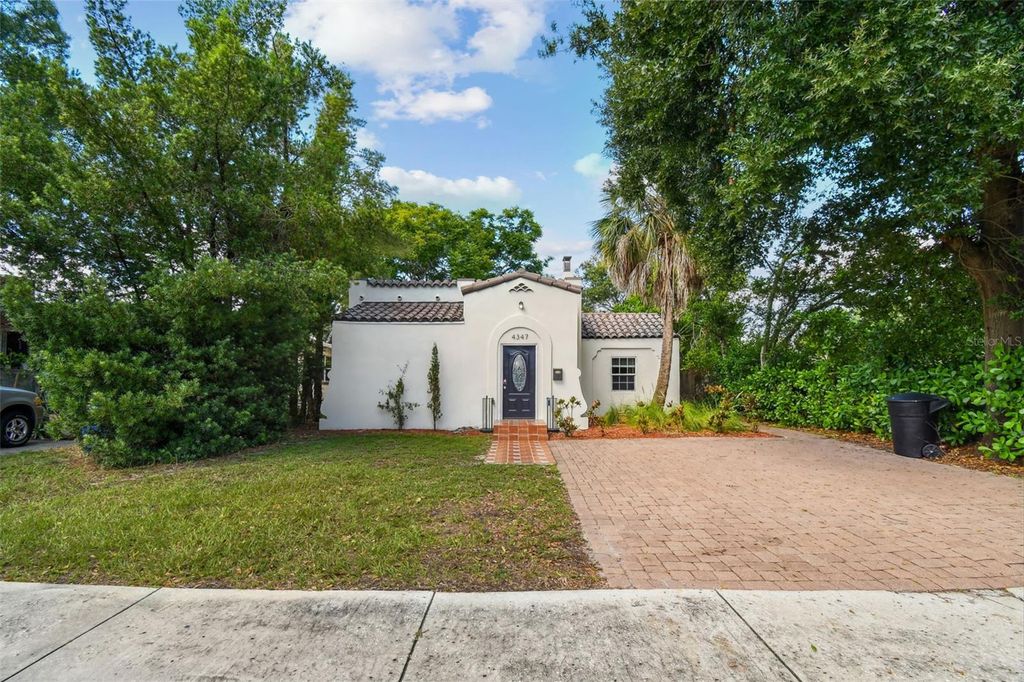 Photo of 4347 9th Avenue N, St Petersburg, FL 33713 (MLS # TB8433281)