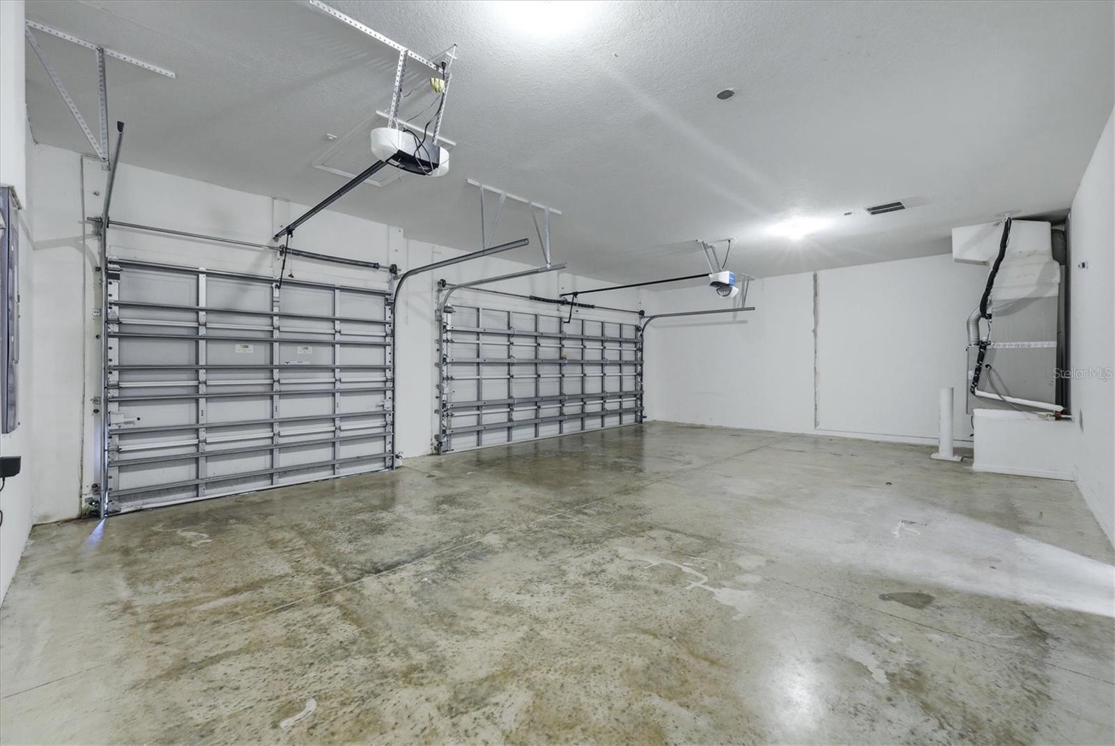 WOODRIDGE OAKS - Residential