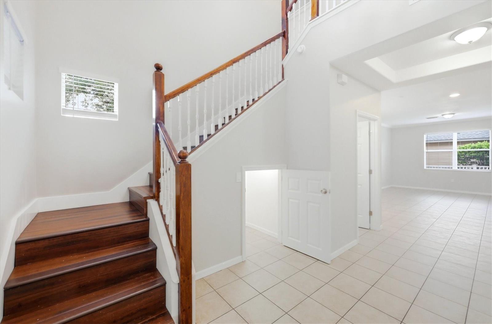 WOODRIDGE OAKS - Residential