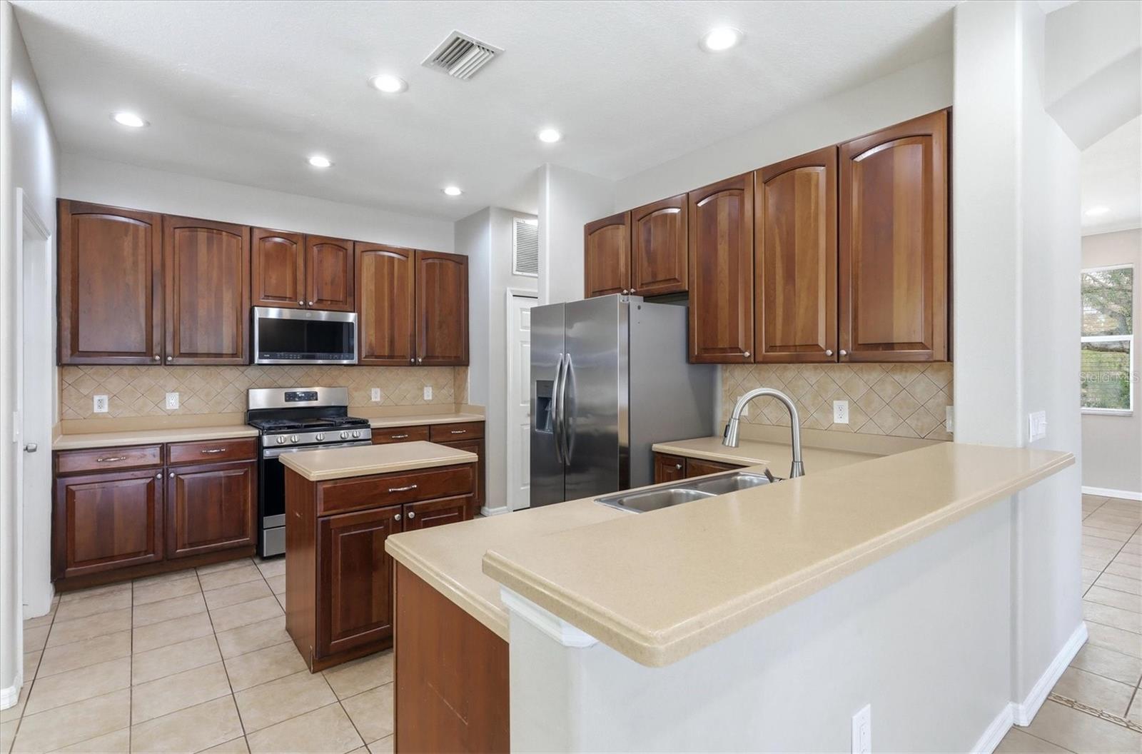 WOODRIDGE OAKS - Residential