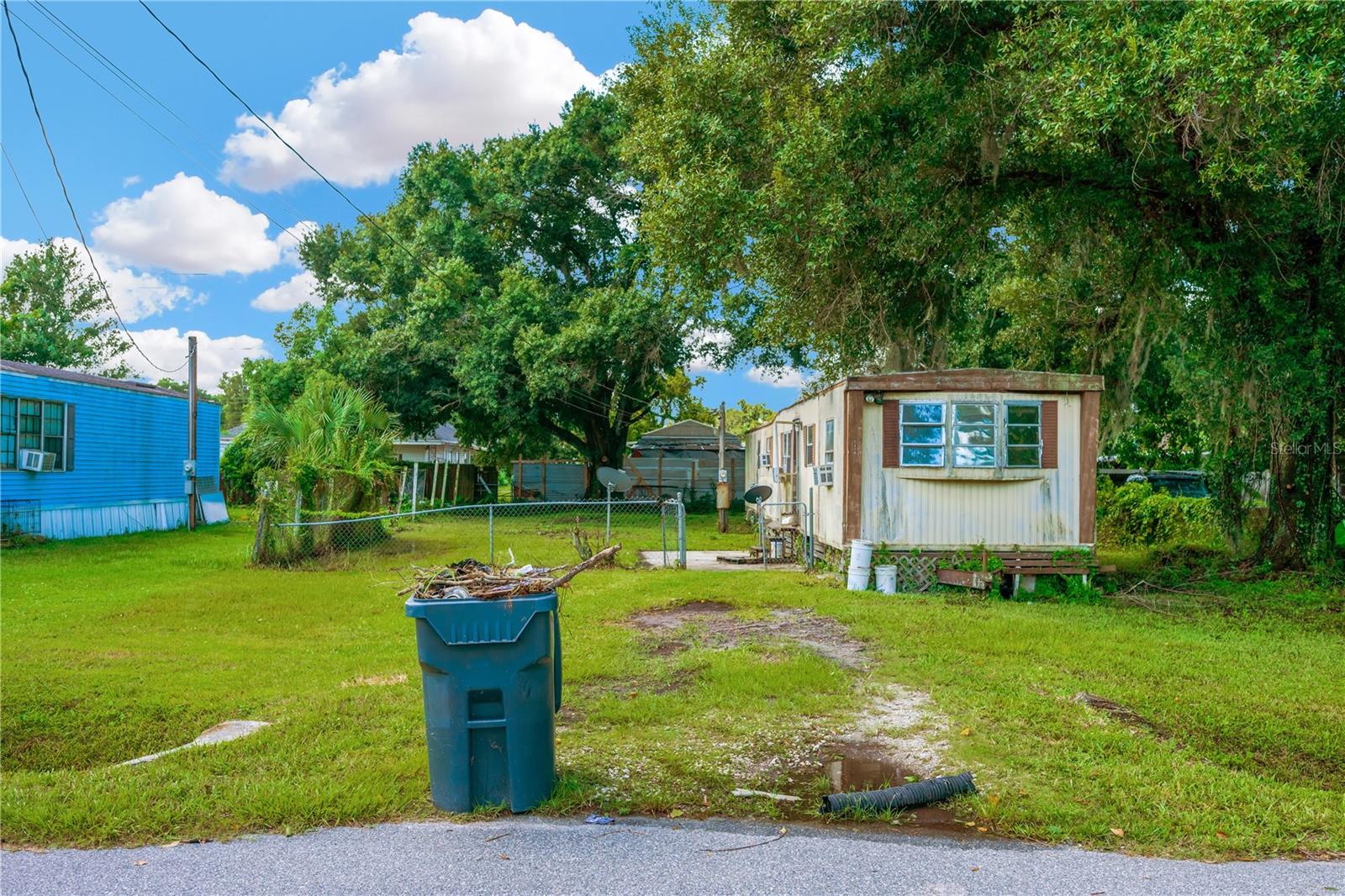 Photo 3 of 10 of 2426 CANNON STREET mobile home